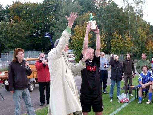 Da isser, der Pokal! Da isser, der Pokal!